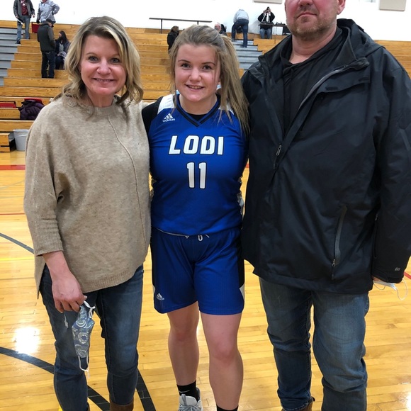 Meet your Posher, Amy Jo - Picture 3 of 6